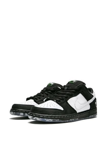 Nike SB Dunk "Panda Pigeon"