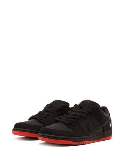 Nike SB Dunk "Black Pigeon"