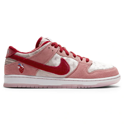 Nike SB Dunk "Strange Love"